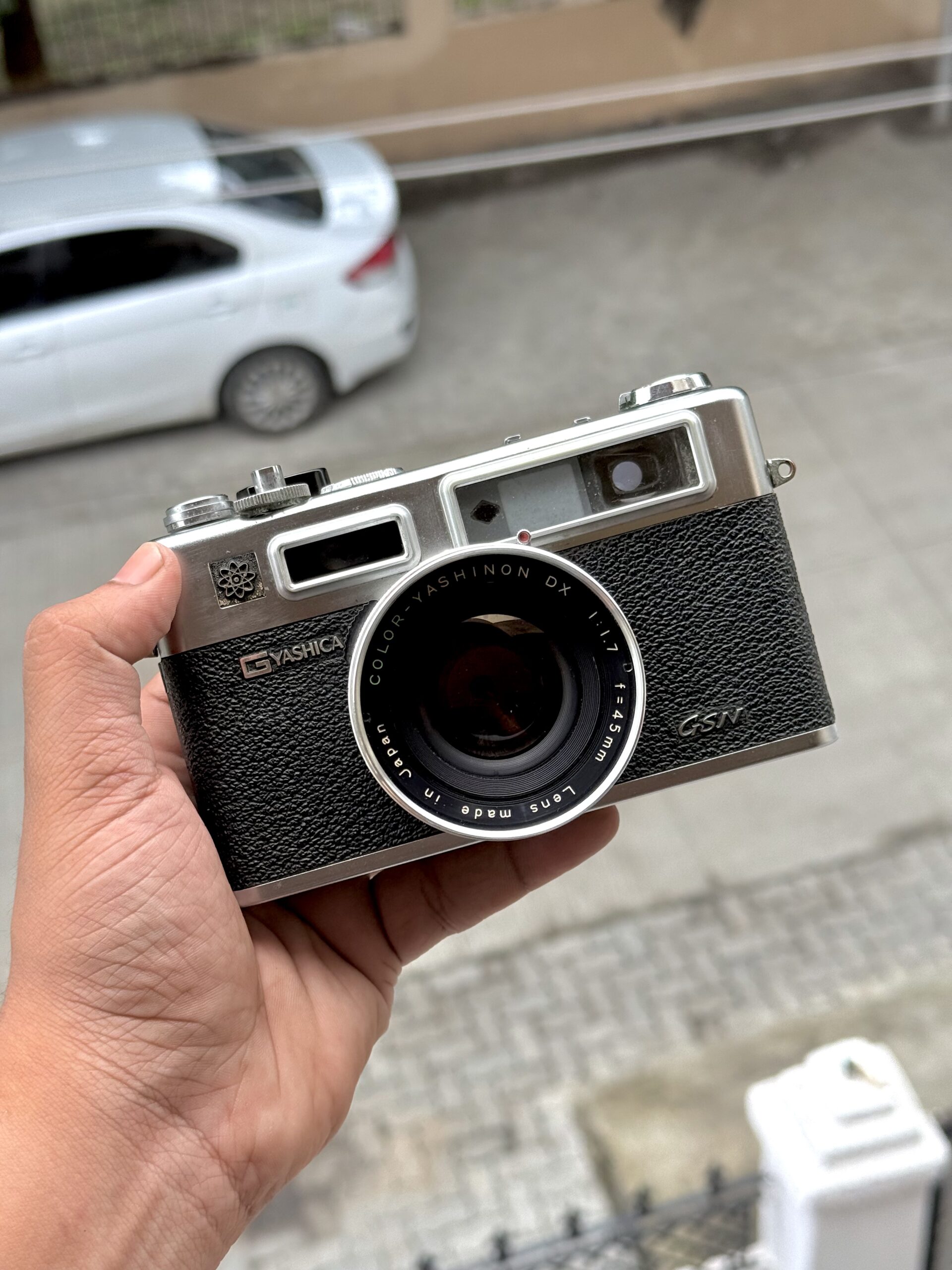 Yashica Electro 35 with Original Case - Image 11