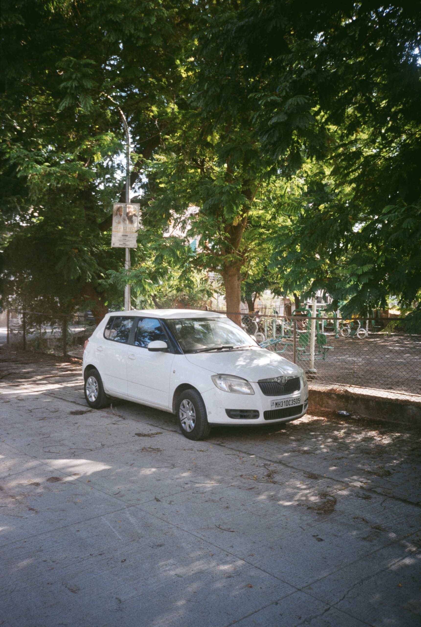 Yashica J - Image 12