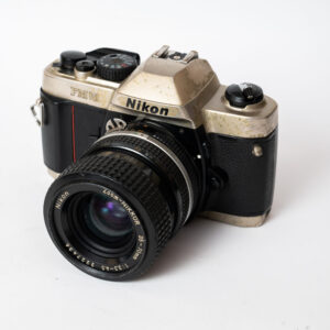 Nikon FM10 + Nikon Zoom-NIKKOR 35-70mm