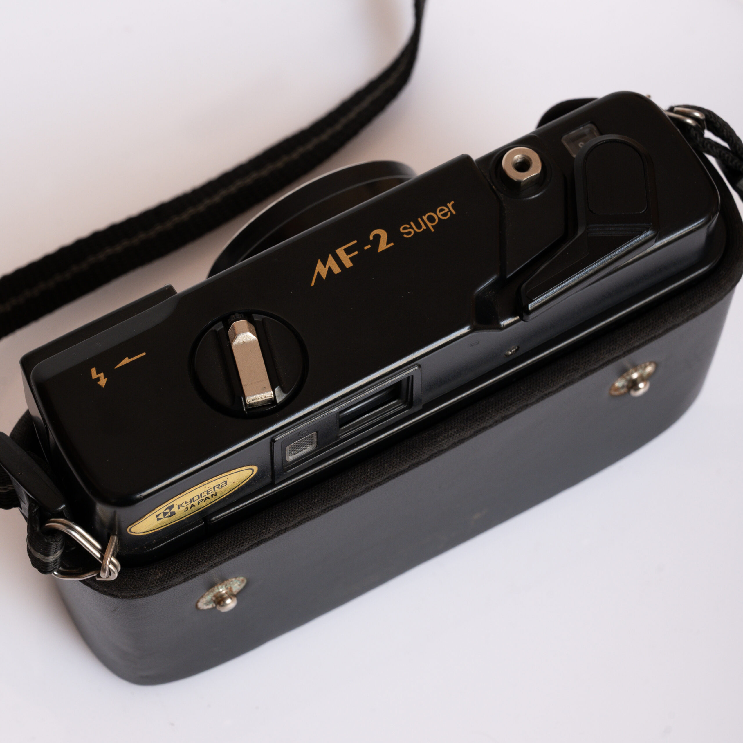 Yashica MF-2 Super with bottom half case - Image 5