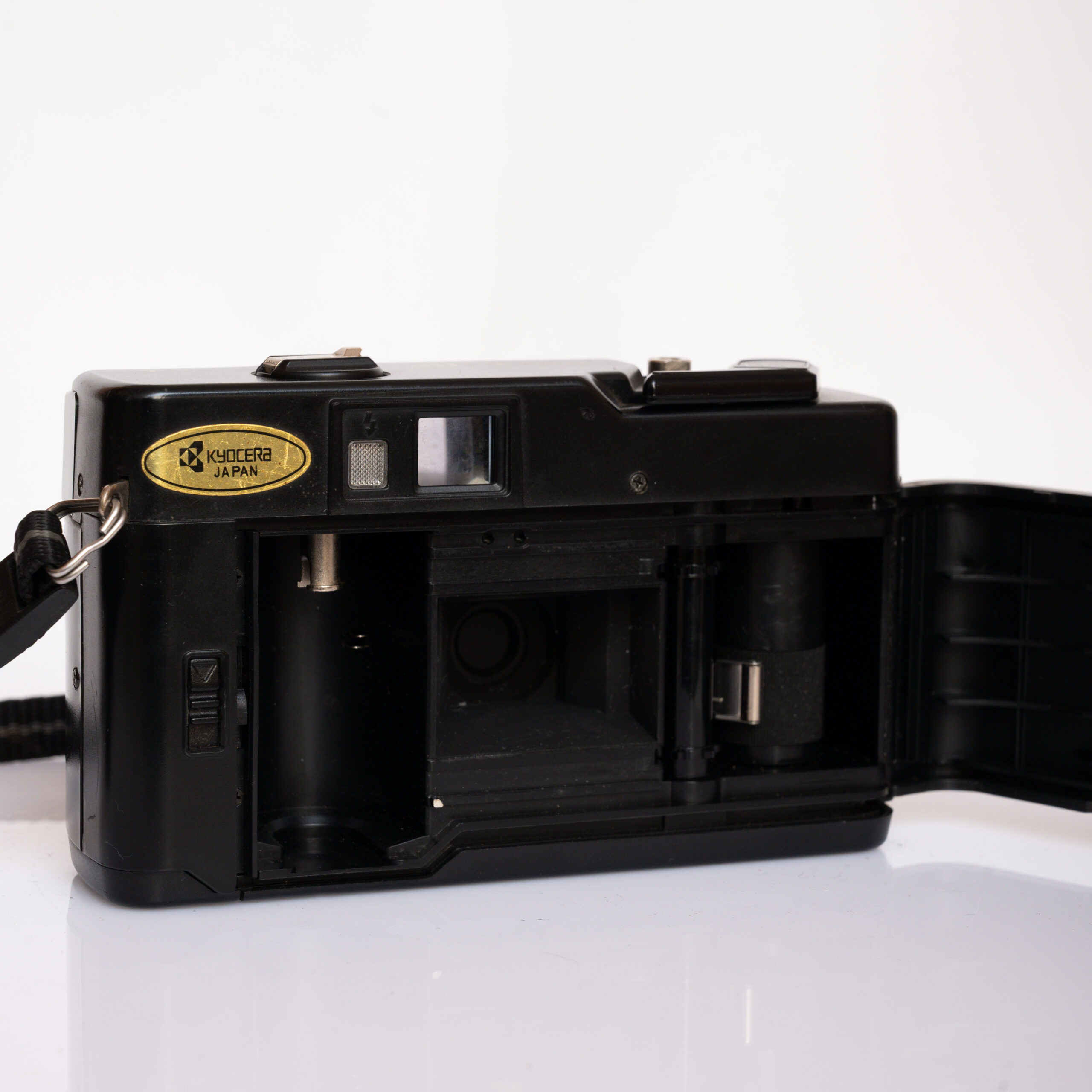 Yashica MF-2 Super with bottom half case - Image 4