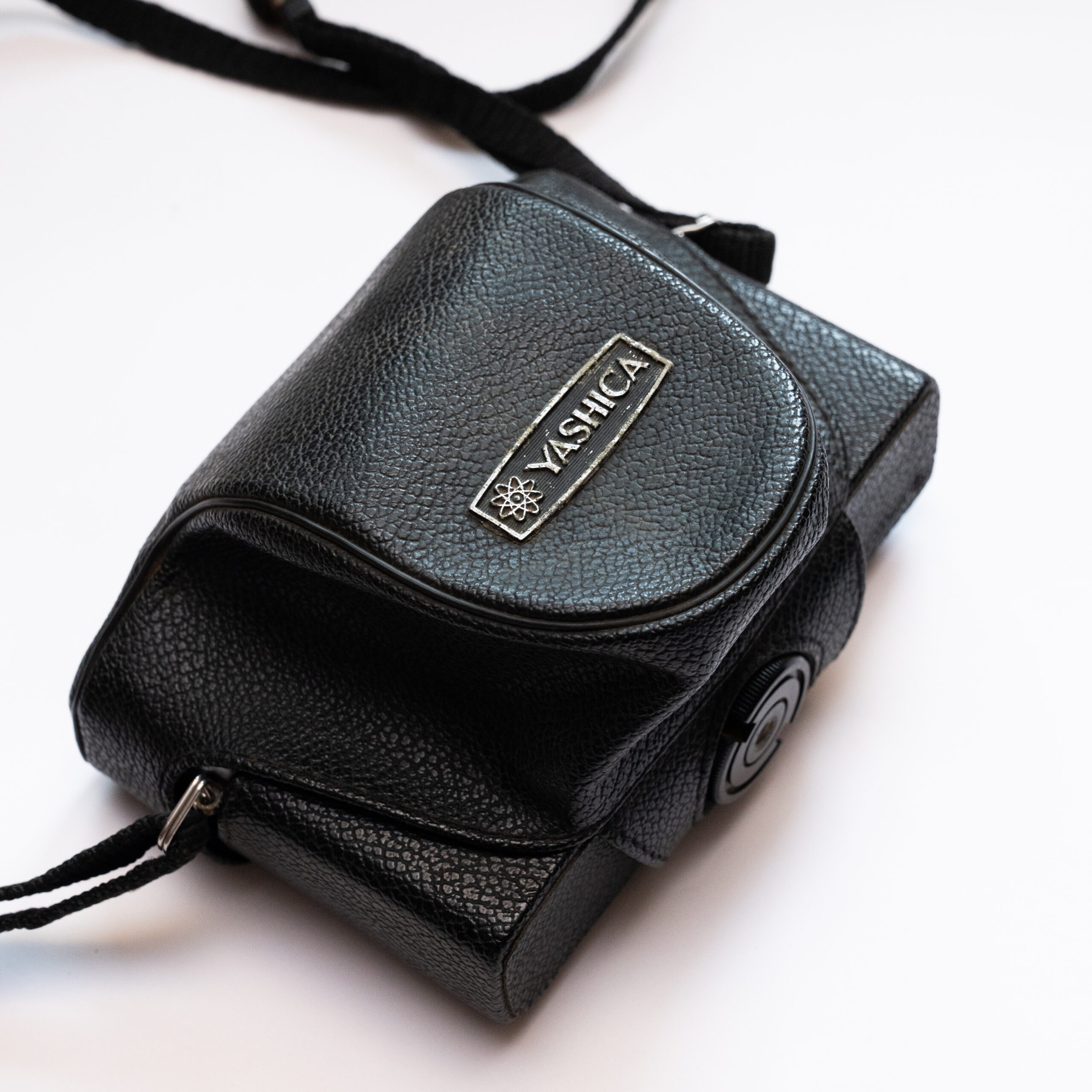 YASHICA MG-1 with Original Case - Image 6