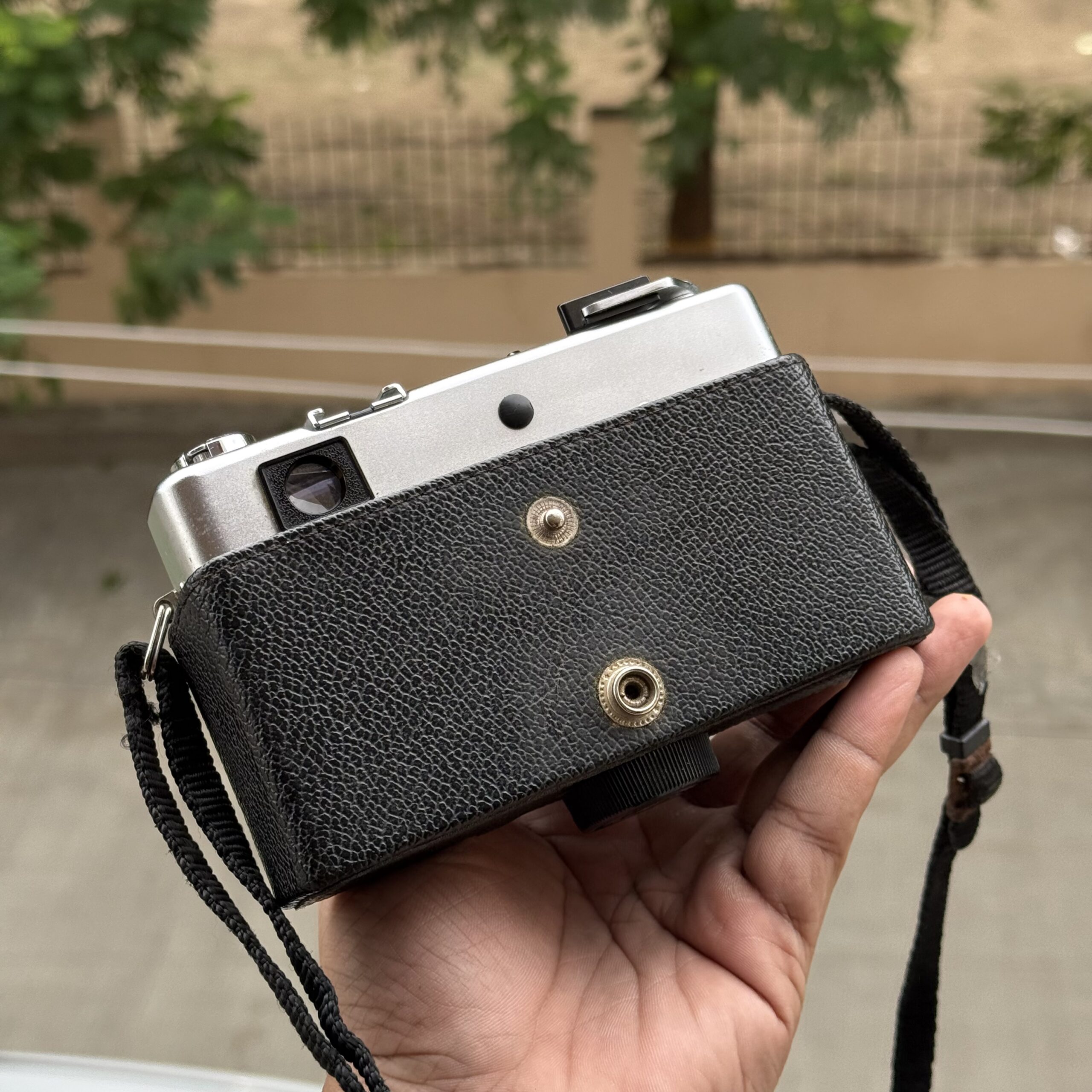 YASHICA MG-1 with Original Case - Image 12