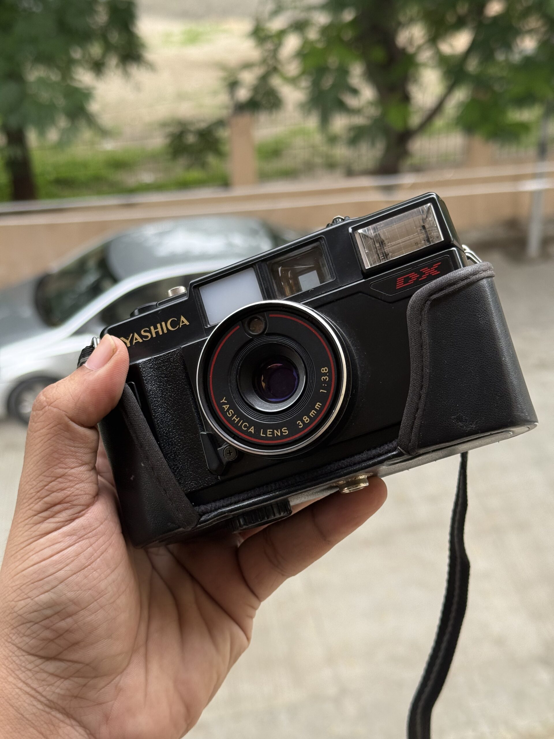 Yashica MF-2 Super with bottom half case - Image 7